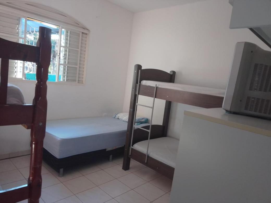 Hostel Office- Hospedagem Climatizada Quartos E Apartamentos Privativos Extrema Buitenkant foto