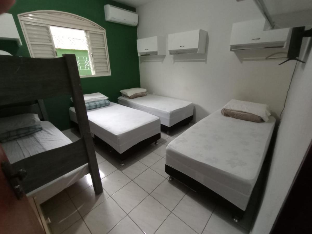 Hostel Office- Hospedagem Climatizada Quartos E Apartamentos Privativos Extrema Buitenkant foto